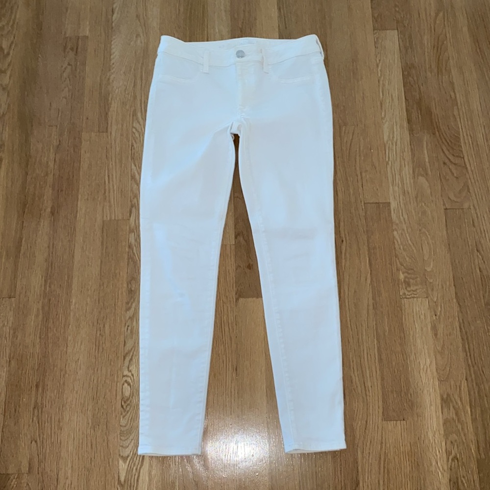 American Eagle White Super Stretch Skinny Jeans Jeggings